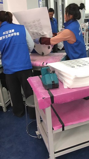 Understanding Liquid Crystal Display (LCD) Technology