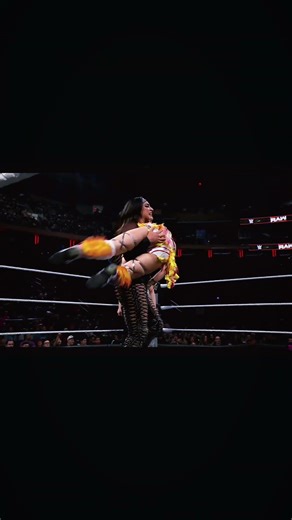 Match between Iyo Sky and Raquel Rodriguez at Monday Night Raw !! 😱 | Part 1