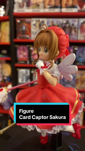 Scettro, a me! ✨ Scopriamo insieme la Figure di Sakura, dal celebre manga delle CLAMP! 🌸 I dettagli del suo outfit sono spettacolari😍 Se volete portare un po di magia nella vostra collezione, la trovate facendo click sul carrellino qui in basso 🛒 #cardcaptorsakura #fumetteria #figureanime