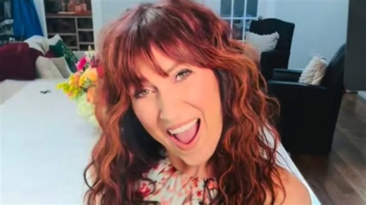 Jo Dee Messina credits gym work for her body transformation