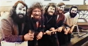 #OTD in Irish History: 5 April 2012 – Death of Bernard Noël 'Banjo Barney' McKenna, a musician and a much-loved founding member of The Dubliners Official Read more: http://wp.me/p3XCMr-5sT Barney McKenna – Banjo Medley The Dubliners Official Stair na hÉireann/History of Ireland § Non-exclusive permission granted | Clause 22 (4) of the SA Copyright Act | Stair na hÉireann / History of Ireland