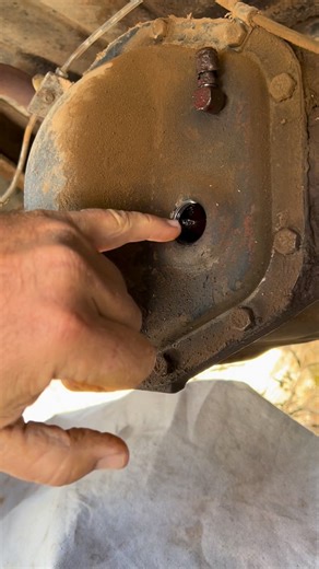 Clint Elliott on Instagram: "How often do you check your fluids? What oil do you use for gear oil? #oil #gears #maintenance #lubrication #engineering"