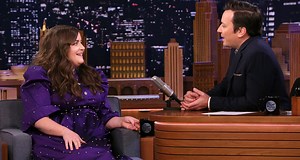 Aidy Bryant Explains ‘SNL’ Wardrobe Mishap That Made Her Break Character!