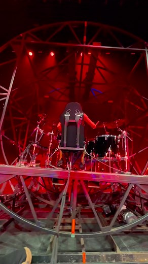 Holy schnikes!! 😳 Incredible footage of Ben Gordon performing inside his rotating drum cage on the current @Parkway Drive tour!! Thanks to his drum tech David Nester for the video! @Pearl Drums @Zildjian Company #parkwaydrive #parkwaydriveofficial #bengordon #pearldrums #zildjiancymbals #tour #takemeontour