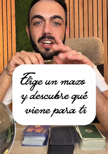 Si este vídeo apareció en tu pantalla, puede que no sea casualidad. ✨ Elige uno de los tres mazos y descubre qué energía se mueve en tu vida esta semana. A veces el mensaje llega justo cuando más lo necesitas. Comenta qué mazo elegiste (1, 2 o 3) y manifiesta escribiendo: “Acepto la energía de esta semana.” Guarda este vídeo para volver en unos días y ver si el mensaje se cumple… 🔮 Y compártelo con alguien que sientas que también necesita escuchar esto. #parati #fyp #mensajeparati #universomens