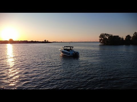 Bertram 25 Moonshadow