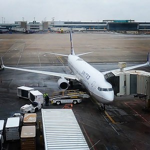 How @united turn around a #Boeing737 in 30 seconds! #groundcrew keeping the world moving #rampers #ramplife #denverairport | Noel Philips