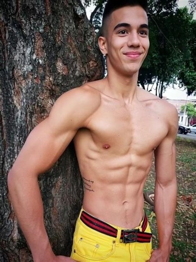 Muscle changing morph male