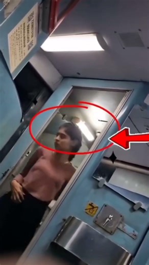 uncle Ji Ne Kya Kiya #trine #train #trino #publictransport #railway #trinetra