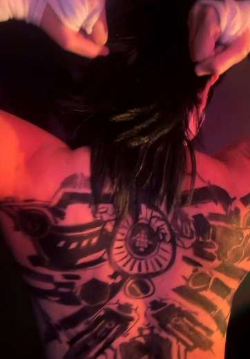 Vi Tattoo Back Reveal: Arcane Cosplay Transformation
