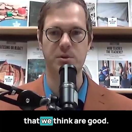 "Employers look at the CV, but then they interview the graduate and think… what’s going on here?" — Dr James Kierstead, Senior Research Fellow at The NZ Initiative Is grade inflation eroding confidence in NZ degrees? 🎥 Watch here: https://rcr.media/episodes/dr-james-kierstead-senior-research-fellow-at-the-nz-initiative-grade-inflation-eroding-trust-in-degrees #RCRMedia | RCR Reality Check Radio NZ