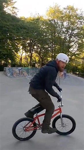 FRITZ MEINECKE DOES BMX TRICKS