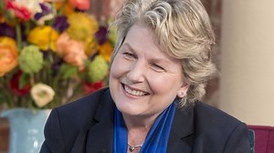 Sandi Toksvig brings back Fifteen to One