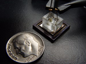 Microscope on a chip could be implantable