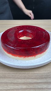 6.3M views · 129K reactions | Surpreendi a todos em casa com essa sobremesa de morango! | Super Receitas | Facebook