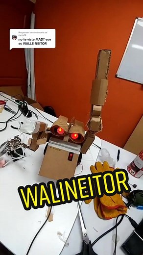 Cómo hacer un robot de cartón: Proyecto DIY