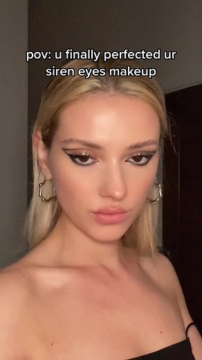 Siren Eye Makeup Tutorial for a Seductive Look