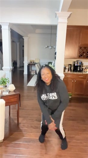 Arch in my back? 🔥 Work to the Beat #dance #dancecover #dancechallenge