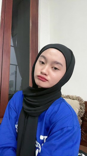 Engaging Indoor Hand Gesture Instructional Video