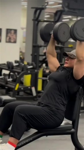 Upper Body Workout 💪 Respected Female Bodybuilder #upperbodyworkout #motivation #biceps #athlete