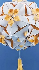 A craftsman shows how to create a flower ball from paper instead of silk – the material usually used for this traditional Chinese decoration. #FunChina | China Plus Culture