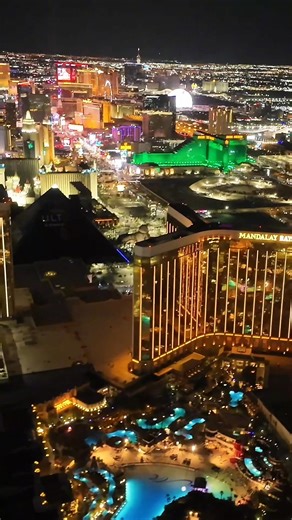 Say I do above the glittering Las Vegas Strip. Wedding in the Sky in a private helicopter is the ultimate way to begin forever. More than a wedding, it’s a legend in the making. | Chapel of the Flowers