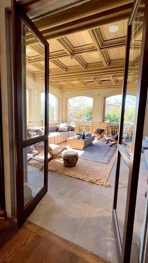 Los Angeles, CA - $25,995,000 - Join us at @BEVERLYHILLS.REALESTATE - #beverlyhillsrealestate #instagood #interiordesign #design #style #inspiration #interiors #mansion #losangeles #realestate #hometours #beverlyhills #home #architecture #luxury #interior | BEVERLY HILLS REAL ESTATE | Facebook