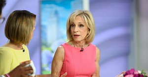 Andrea Mitchell accepts lifetime achievement award at news Emmys