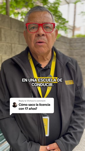 Puedes sacar la licencia de conducir desde los 17 años 🚘 Te contamos todo lo que necesitas saber antes de empezar: requisitos, documentos y lo que debes tener en cuenta para iniciar el proceso sin problemas. Si estás a un paso de convertirte en conductor o conductora, guarda este video y comienza a prepararte con tiempo. ¿Tienes más preguntas o quieres saber sobre nuestro curso para aprender a conducir? Cuéntanos en los comentarios. #licenciadeconducir #aprenderaconducir | Automóvil Club de Chi