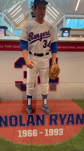 Impressive 100 MPH Baseball Throws by Nolan Ryan