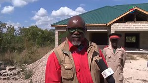 Chief CHUNDAPONDE Hails HH’s Unity Drive By Mark Ziligone Chief CHUNDAPONDE of Lavushimanda District has paid tribute to President HAKAINDE HICHILEMA for his dedication to uniting the nation and combating tribalism. Chief CHUNDAPONDE has commended President HICHILEMA’s consistent stance against tribal divisions since assuming office in 2021. He says that the President’s strong and unwavering position on national unity is a vital step towards fostering cohesion across the country. Chief CHUNDAPON