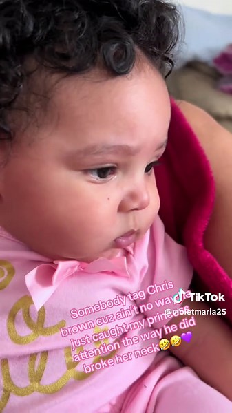 violetmaria25 (@violetmaria25)’s video of chrisbrown