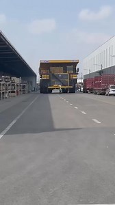 Camion minier XCMG XDE 440. ✅ Charge utile nominale : 400 t ✅ Poids de la machine : 260 t ✅ Puissance nominale du moteur : 2800 kW ✅ Couple nominal du moteur : 12 920 Nm ✅ Vitesse maximale : 64 km/h ✅ Pente maximale franchissable : 19 % ✅ Rayon de braquage minimal : 34 m ✅ Capacité de la benne (à plat) : 180 m³ ✅ Capacité de la benne (en dôme) : 250 m³ | Ing. TSAYO Bogning Gaius Marcial Page