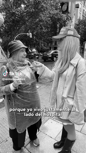 El TROLEO IMPERIAL de la Reina 👑 Roja @elena_reines a esta banda de descerebrados rezarosarios és para colocarlo las 24 horas del dia en las redes y para que ruede en bucle. La Marjorie Taylor Greene de Lavapiés marcando la línea... #MakeElenaGreatAgain🇺🇲🇺🇲🇺🇲