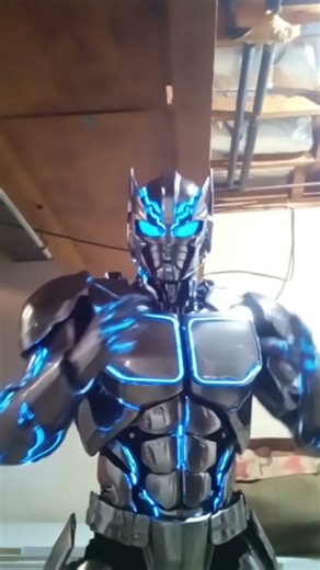 Yo Boys I just turned a cool looking Robot That's soo amazing 😎😎😲