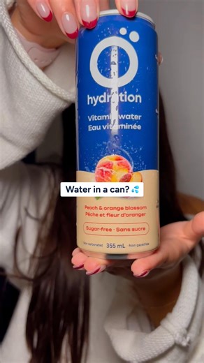 Water in a can? Believe the hype 💦 Sugar-free, with no artificial additives, and enriched with 4 essential electrolytes: sodium, potassium, magnesium, and calcium. 💧 For smarter, faster, more effective... and truly delicious hydration. Drinking 2 liters of water per day has never been so easy 🤍 Try Ö Hydration now. | Ö Hydration