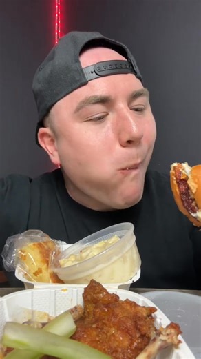 These wings were HITTIN 🤌🏼🔥 Robbie’s Chicken Shack- Manahawkin, NJ 📍#asmrmukbang #eatingshow #mukbang #asmreating #mukbangeatingshow #localbusiness #fypシ | Cody Chows