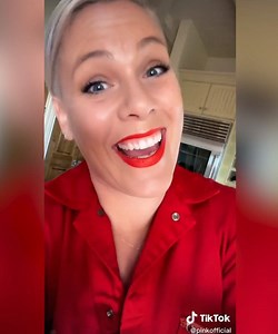 How cute is P!nk's daughter Willow?! | Smallzy