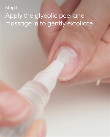 The glossy nail routine in three simple steps that delivers instant shine and a natural glow without using polish. • 116% immediate shine* • Exfoliates, resurfaces, and hydrates the nail • Fast-absorbing and fragrance-free gel *𝐼𝑛𝑠𝑡𝑟𝑢𝑚𝑒𝑛𝑡𝑎𝑙 𝑡𝑒𝑠𝑡 𝑐𝑜𝑛𝑑𝑢𝑐𝑡𝑒𝑑 𝑜𝑛 28 𝑠𝑢𝑏𝑗𝑒𝑐𝑡𝑠 𝑎𝑓𝑡𝑒𝑟 𝑎 𝑠𝑖𝑛𝑔𝑙𝑒 𝑎𝑝𝑝𝑙𝑖𝑐𝑎𝑡𝑖𝑜𝑛. | Manucurist