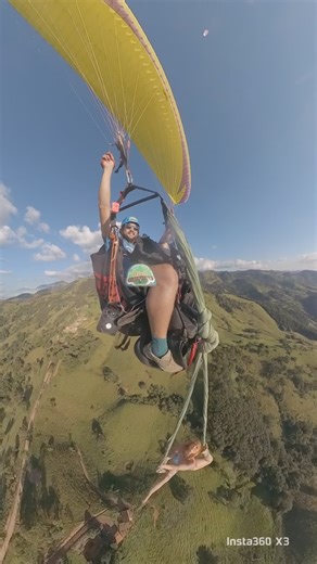 bya Circo | Mais um pouquinho desse que foi um dos melhores voos juntos @marcosrodrigofly obrigadaaa #aerialsilks #tecidoacrobático #parapente... | Instagram