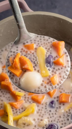Jasmine Briones on Instagram: "GINATAANG BILO BILO 🇵🇭💜 “Oh My Gulay” 🇵🇭 episode 4 (Vegan Filipino Recipes) This Filipino recipe can be enjoyed as a dessert or snack, and is made with sticky rice balls simmered in a sweet coconut milk soup with langka, tender sweet potatoes, tapioca pearls, saba bananas. ✨You can find the recipe on sweetsimplevegan dot com 🫶🏼✨ “Oh My Gulay” translates to “Oh My Vegetables” in Tagalog, and is used in the same manner as “OMG”. #vegan #veganrecipes #filipino 