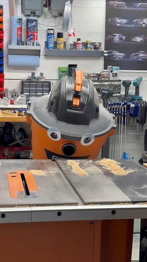Curv Lab | My degenerate shop vac goes nuts anytime I do router work. | Instagram