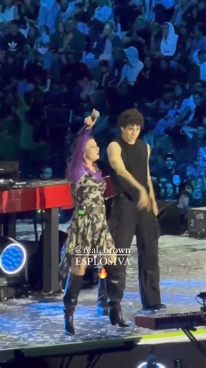 1.8M views · 9.6K reactions | Emma ieri con #femmefatale 﫦 Radio Zeta Future Hits Live 2024 HA LETTERALMENTE INCENDIATO IL FORO ITALICO DI ROMA﫦 | Che sia tu a far ridere le stelle | Facebook