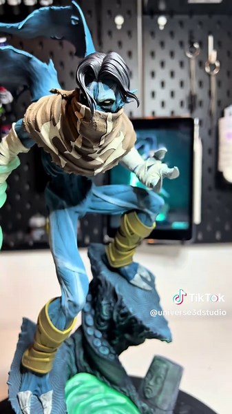 Raziel — final touches before the full reveal. Bringing every shadow, highlight, and detail to life 🎨 📏 Scale 1:6 - 41 cm #Raziel #LegacyOfKain #ResinArt #artist #CollectorPiece