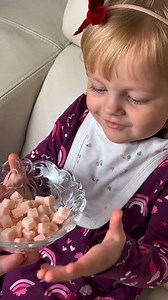 11K views · 70 reactions | Turn an old baby onesie into a cute bib in just minutes! Perfect DIY for busy moms who love to upcycle and save money. . . . #MomHack #BabyHack #DIYBaby #UpcycleIdeas #BabyDIY #MomLife #EcoMom #BabyTips #MomTips #LifeHacksForMoms #Upcycling #BabyClothes #ReduceReuseRecycle #BusyMom #CraftyMom #BabyEssentials | Annaknows | Facebook