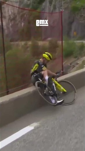 😱 A miracle escape! Sepp Kuss nearly fell into the abyss