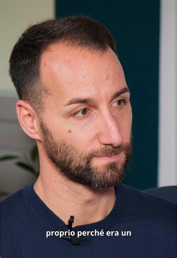 “É stata una sorpresa inaspettata” 💙 La seconda puntata del progetto “Storie che restano” racconta del percorso di Marco e della sua forte famiglia 🚀 🎬 La puntata andrà in onda domenica 15 Marzo alle ore 19:00 sul canale YouTube. @dr.davidemichienziosteopata #storiecherestano #mamme #papá #famiglia #figlio