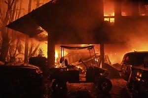 A Wildfire in Malibu Prompts Evacuations as It Burns Near Pepperdine University - The National Herald