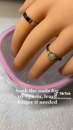 How to Soak Off Acrylic Nails: Step-by-Step Tutorial