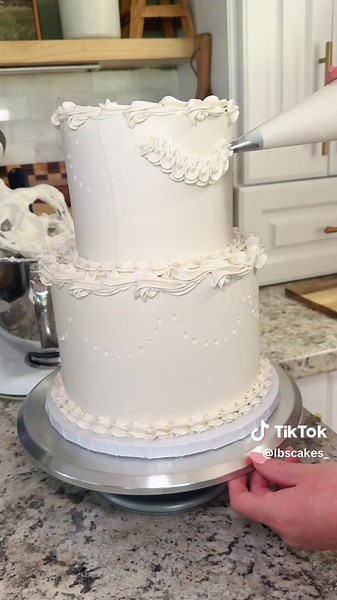 Decorate a Wedding Cake with Cursed & Crafted Tool